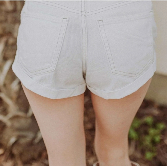 NWT FreePeople: Romeo Rolled Cut Off Shorts -White - Picture 2 of 5